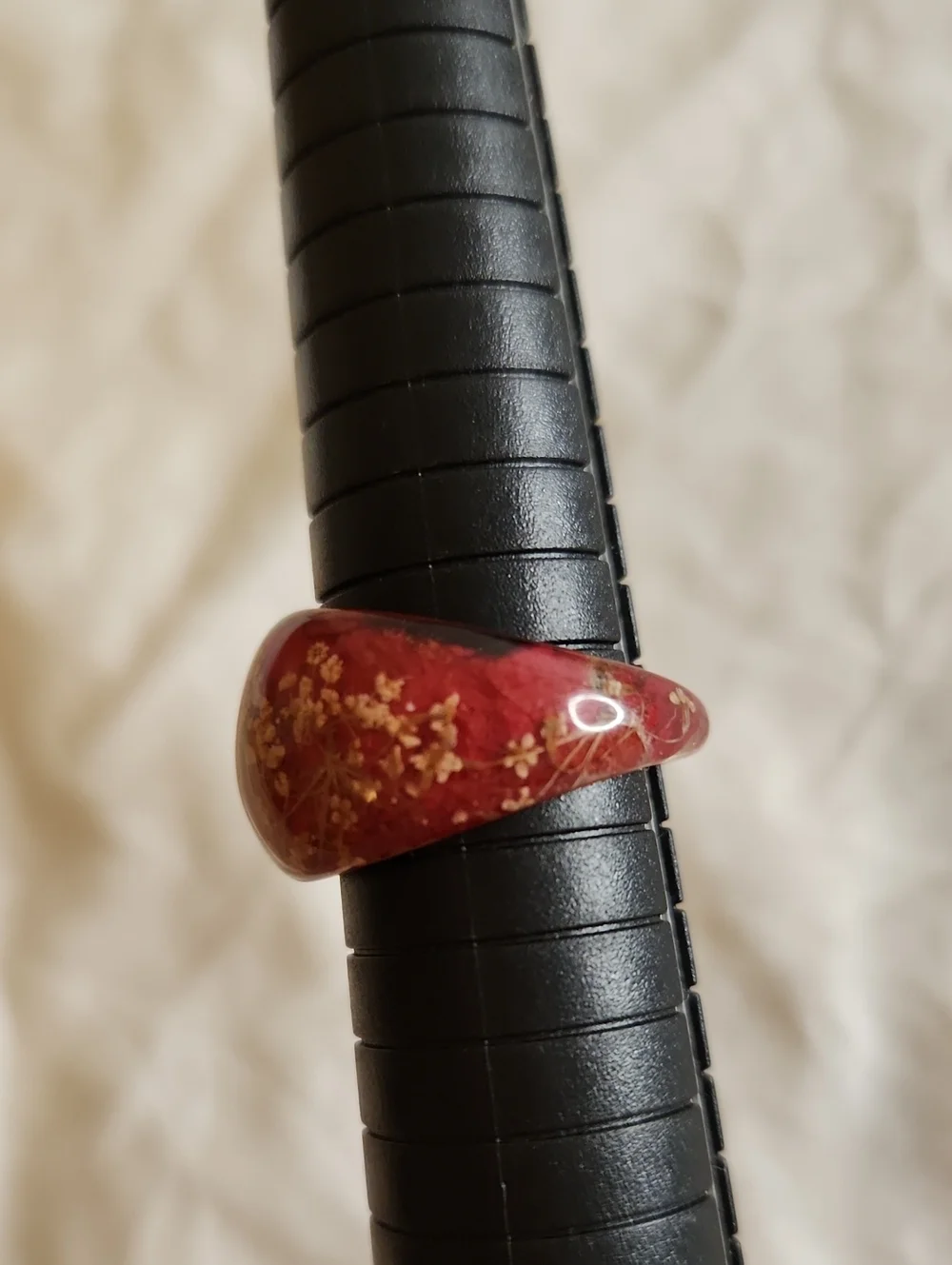 70s Lucite Floral Pop Art Ring - Picture 5 of 8